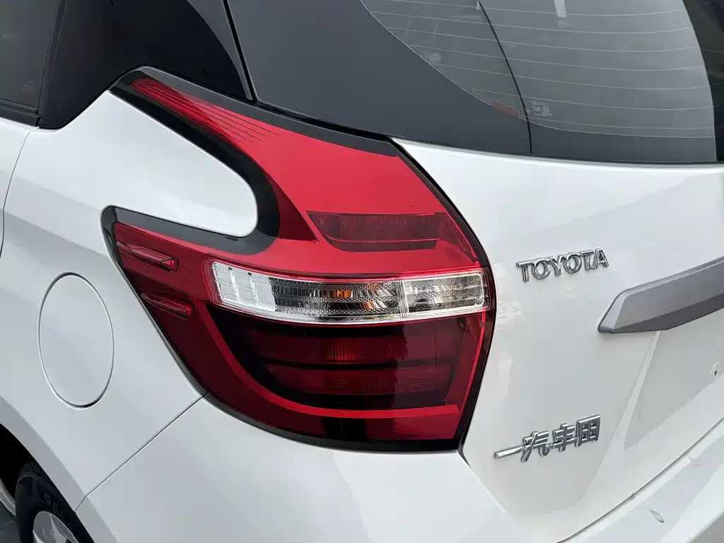 Toyota Vios FS — миниатюра 10