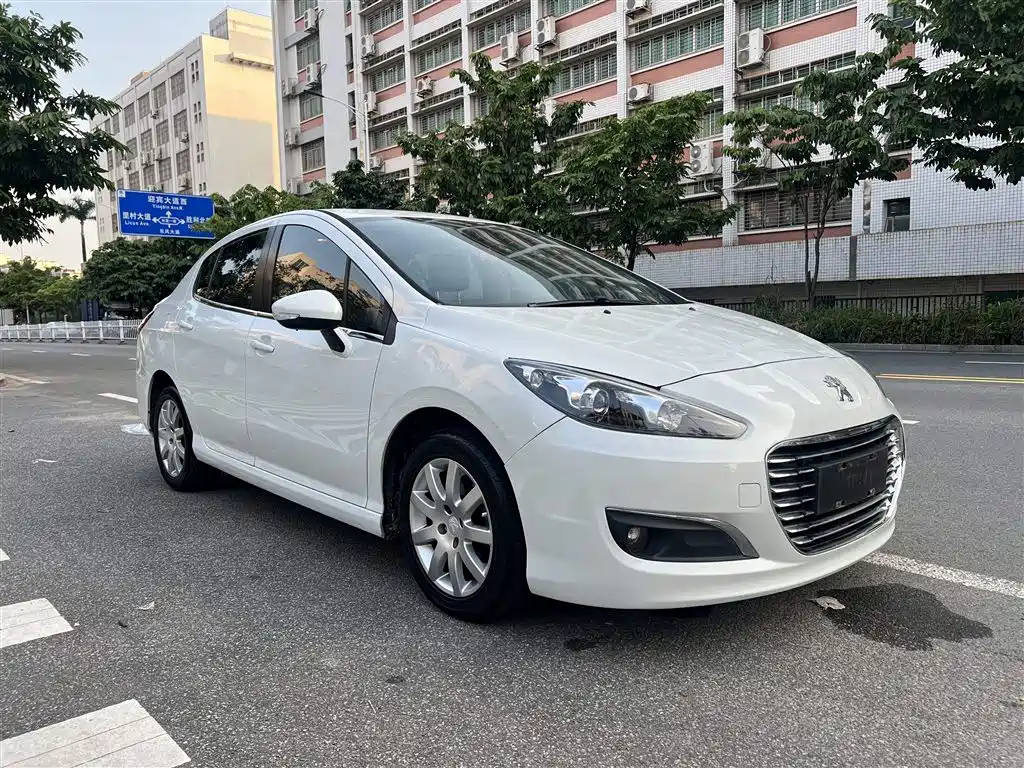 Peugeot 308 — миниатюра 6