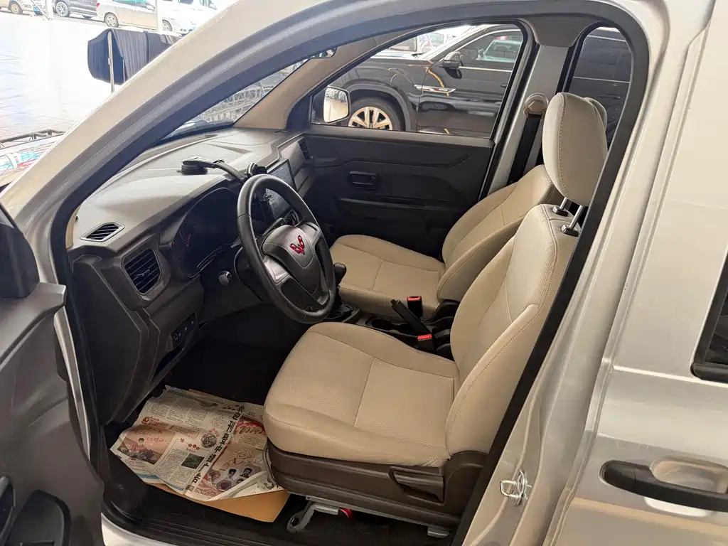 Wuling Hongguang V — миниатюра 12