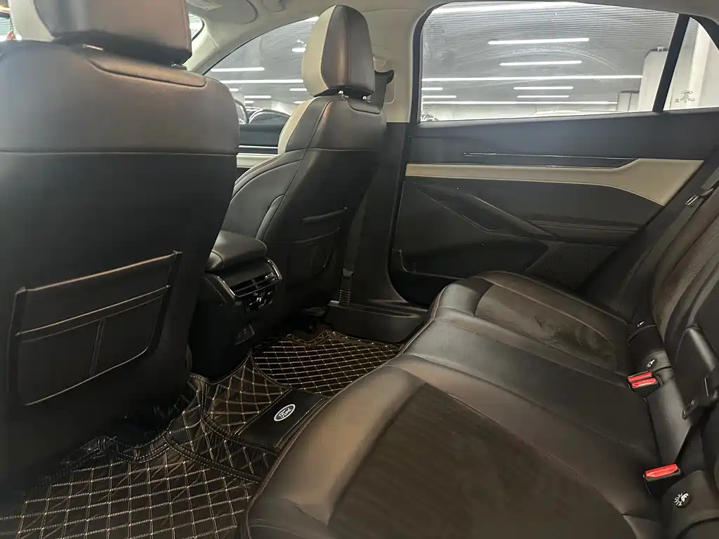 Ford Mondeo — миниатюра 8