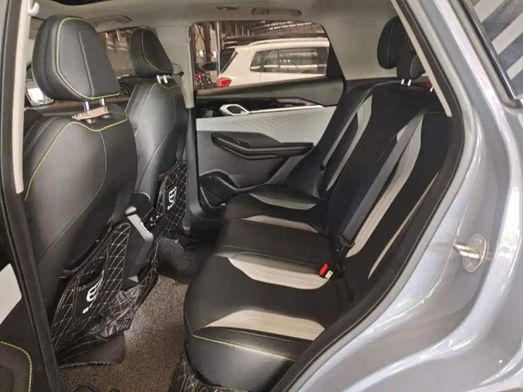 Geely Binyue — миниатюра 17