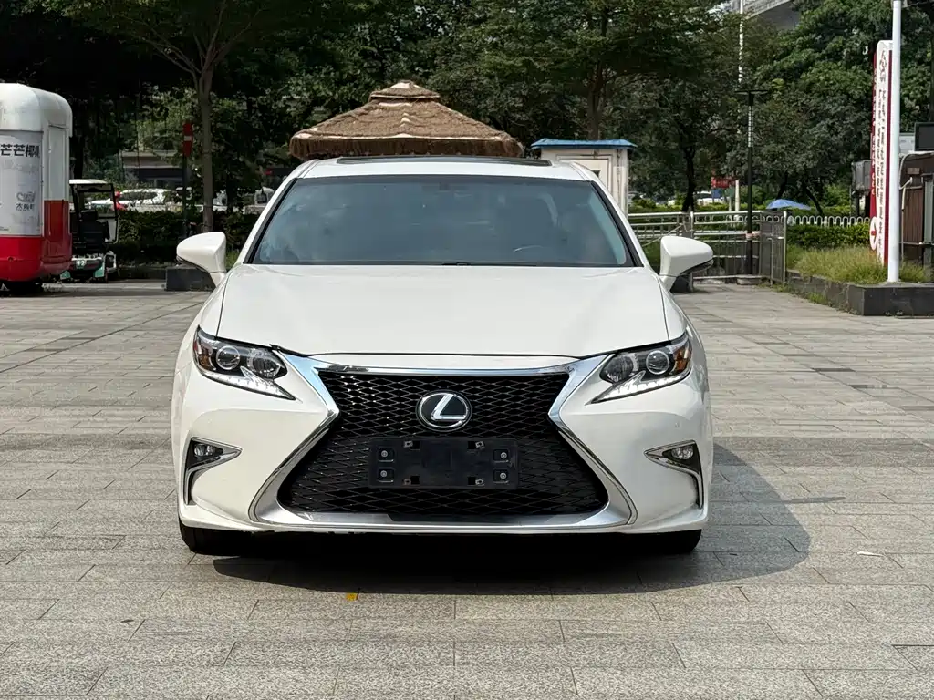 Lexus ES — миниатюра 2