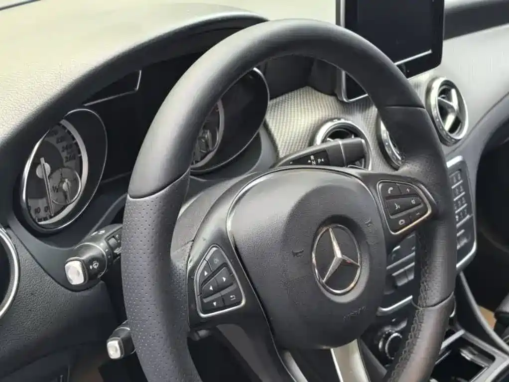 Mercedes-Benz GLA — миниатюра 5