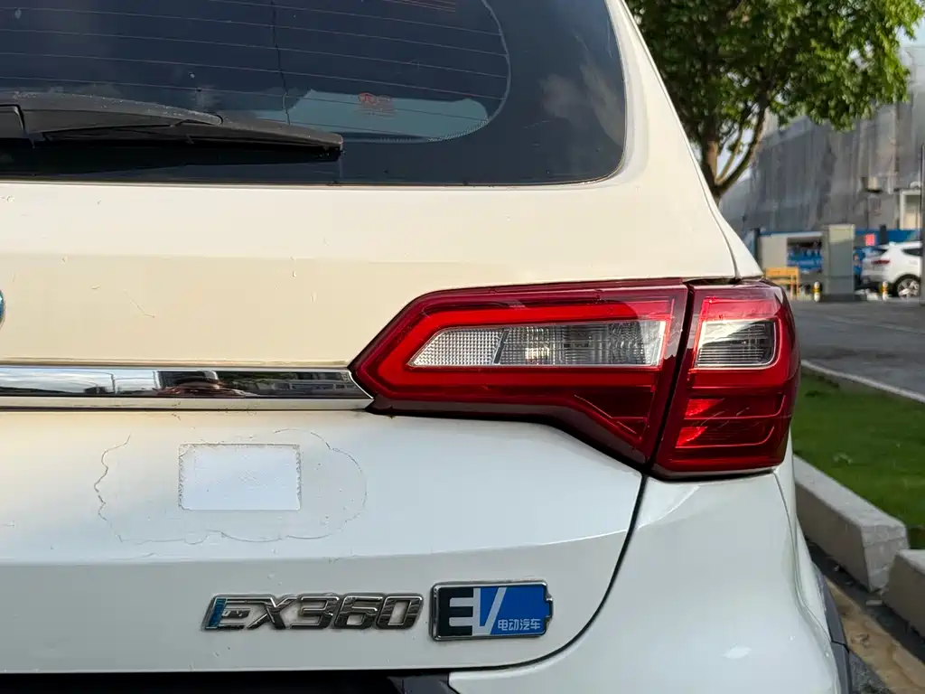 BAIC New Energy EX — миниатюра 14