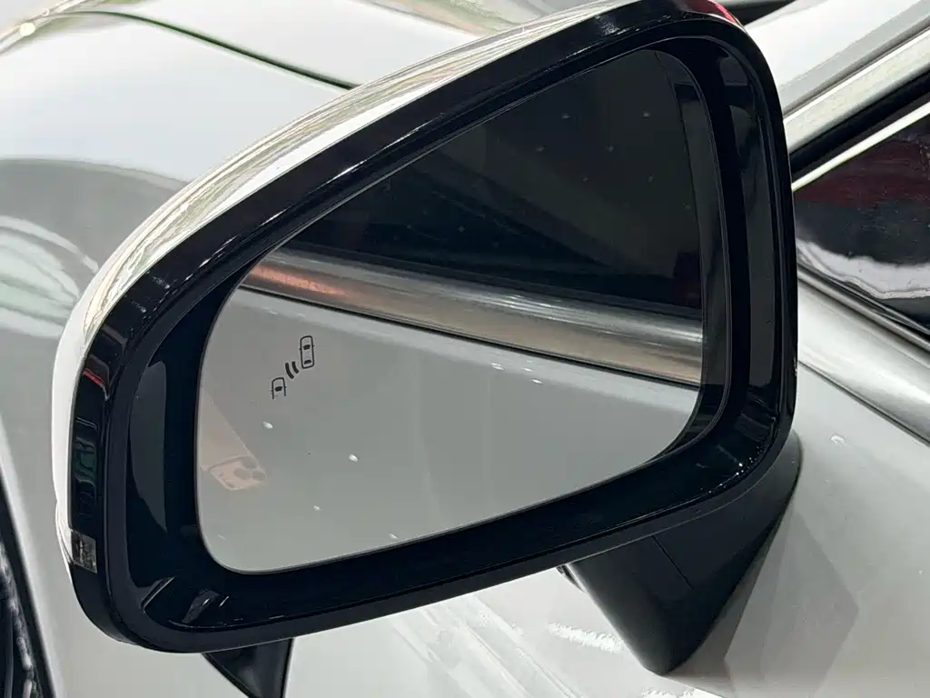 XPeng P7 — миниатюра 15