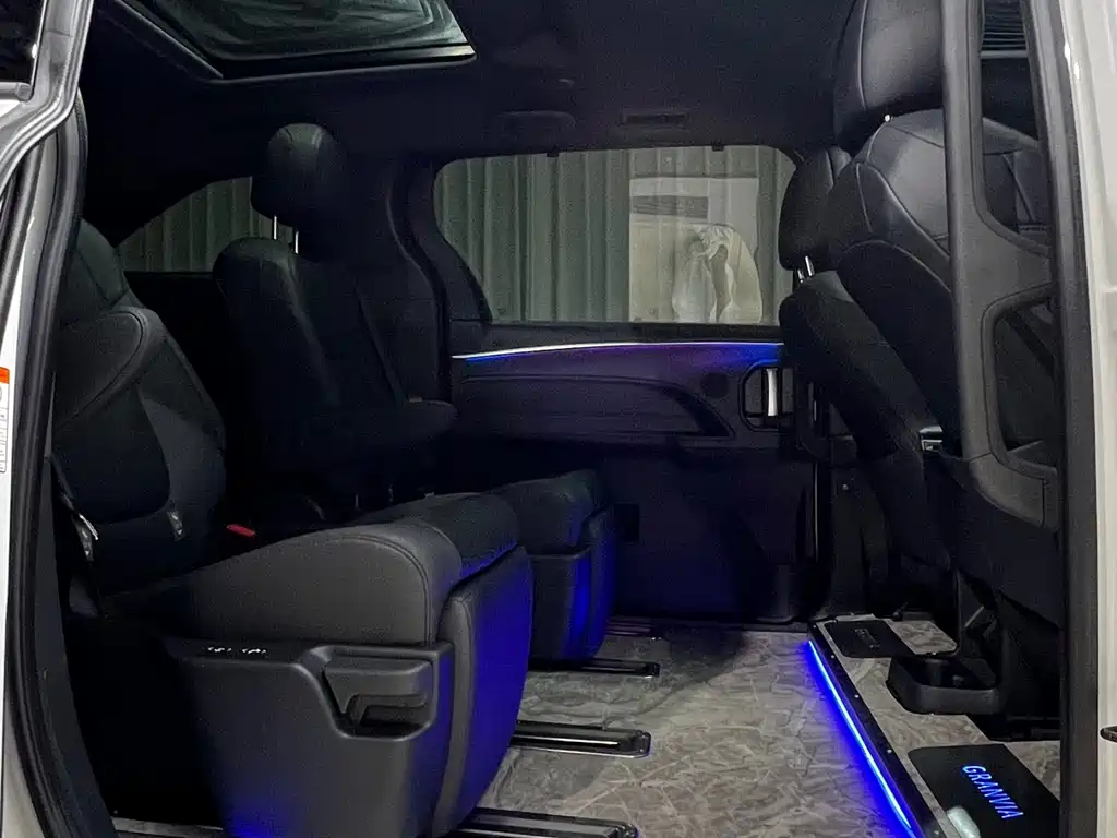 Toyota Granvia — миниатюра 19