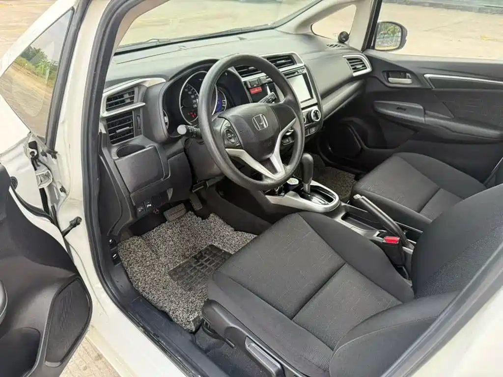 Honda Fit — миниатюра 4