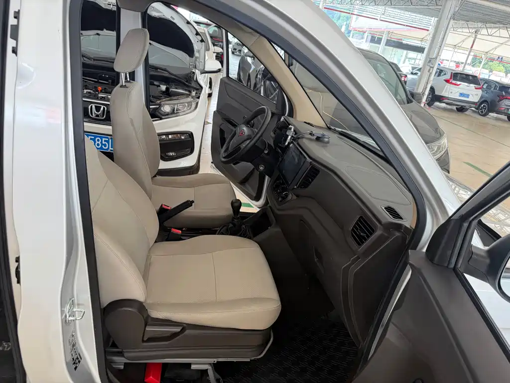 Wuling Hongguang V — миниатюра 28