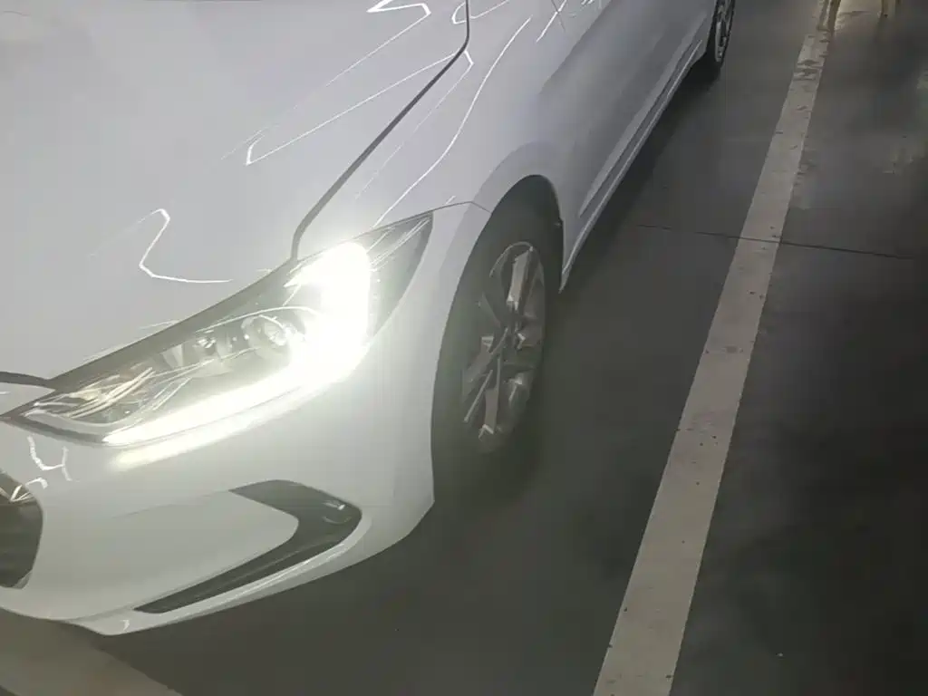 Hyundai Elantra — миниатюра 23