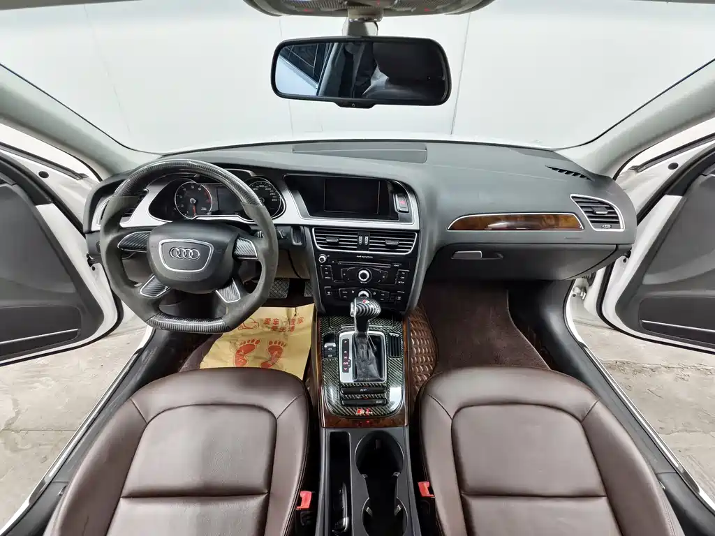 Audi A4L 2015 30 TFSI AT Comfort