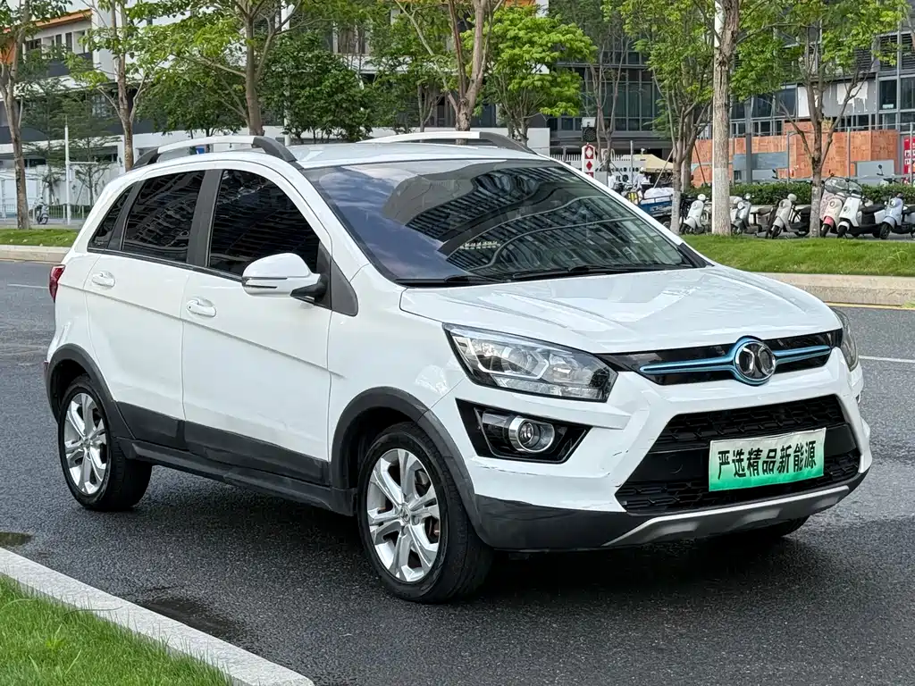 BAIC New Energy EX — миниатюра 3