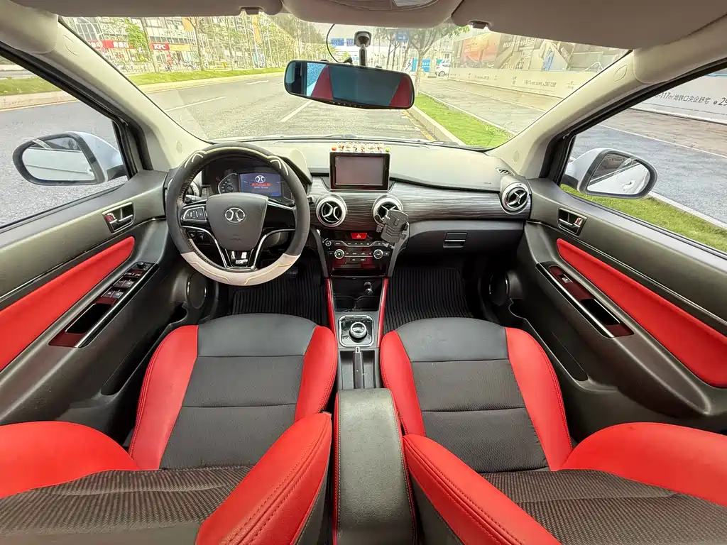 BAIC New Energy EX — миниатюра 8