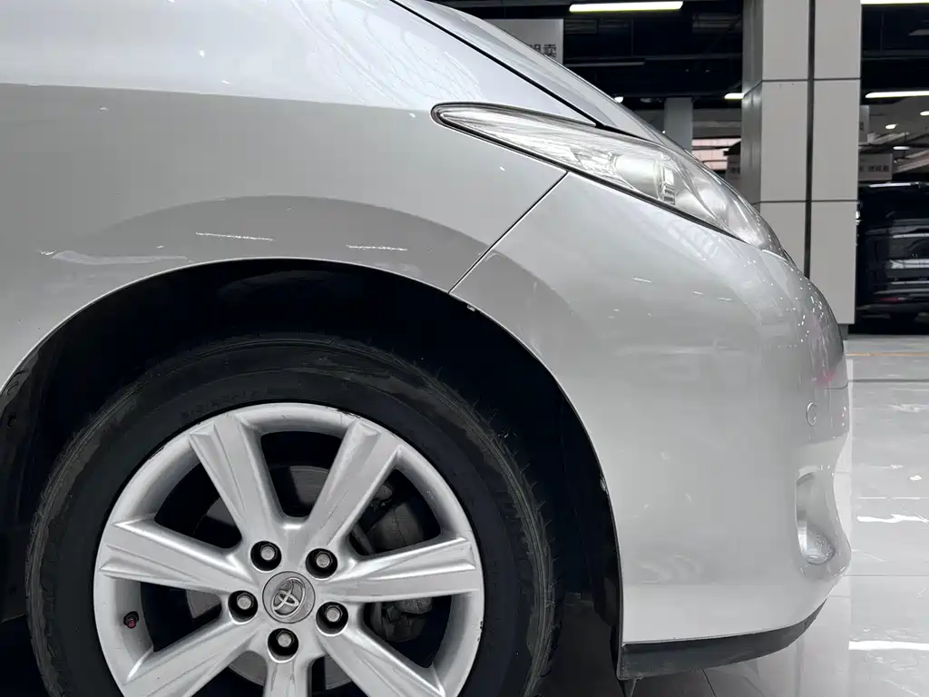 Toyota Previa — миниатюра 7