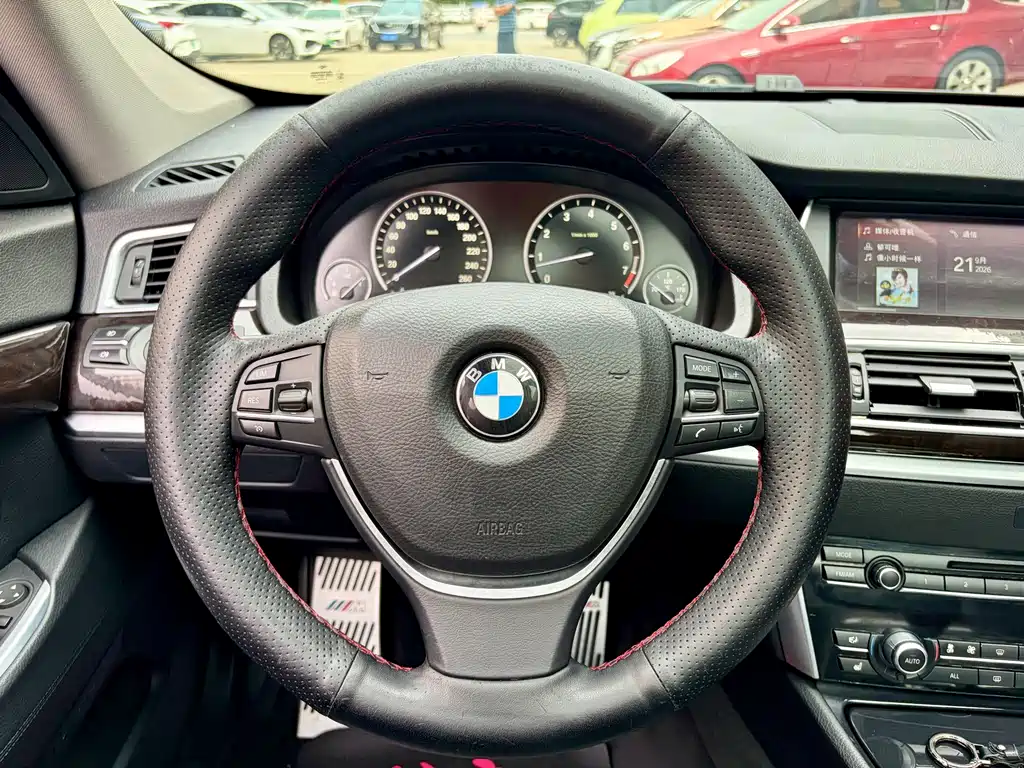 BMW 5 Series GT — миниатюра 6