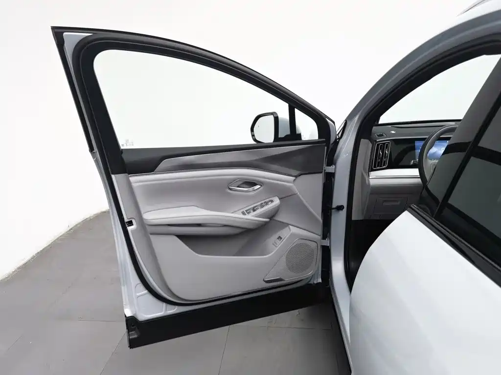 BYD Song Ultra — миниатюра 8