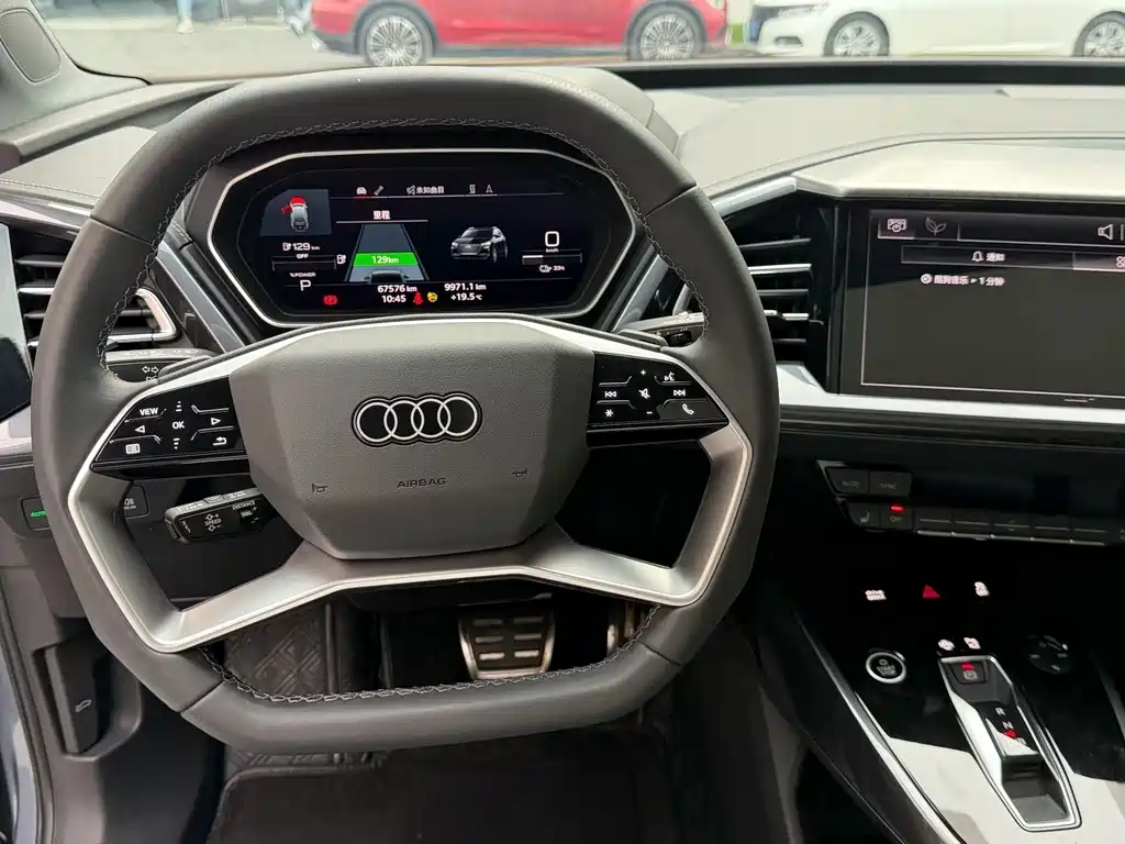 Audi Q4 e-tron — миниатюра 16