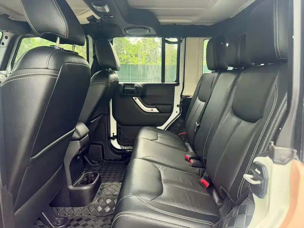 Jeep Wrangler — миниатюра 6