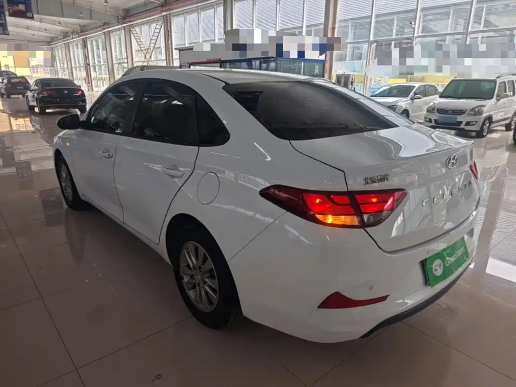 Hyundai Elantra — миниатюра 5