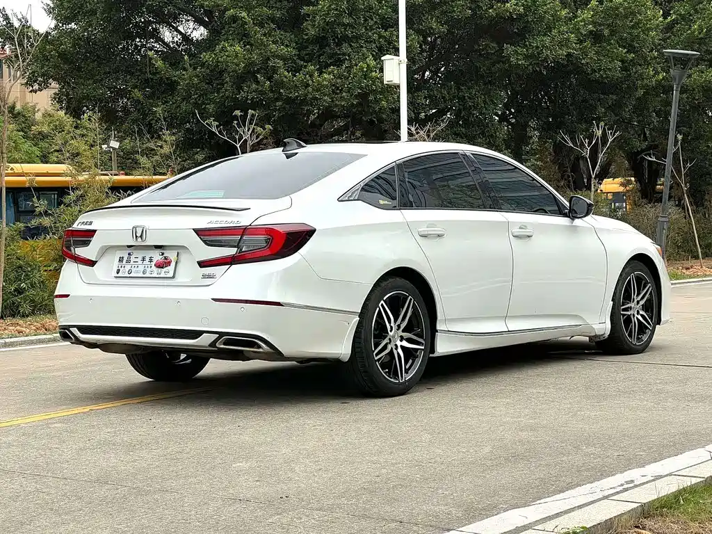 Honda Accord — миниатюра 11