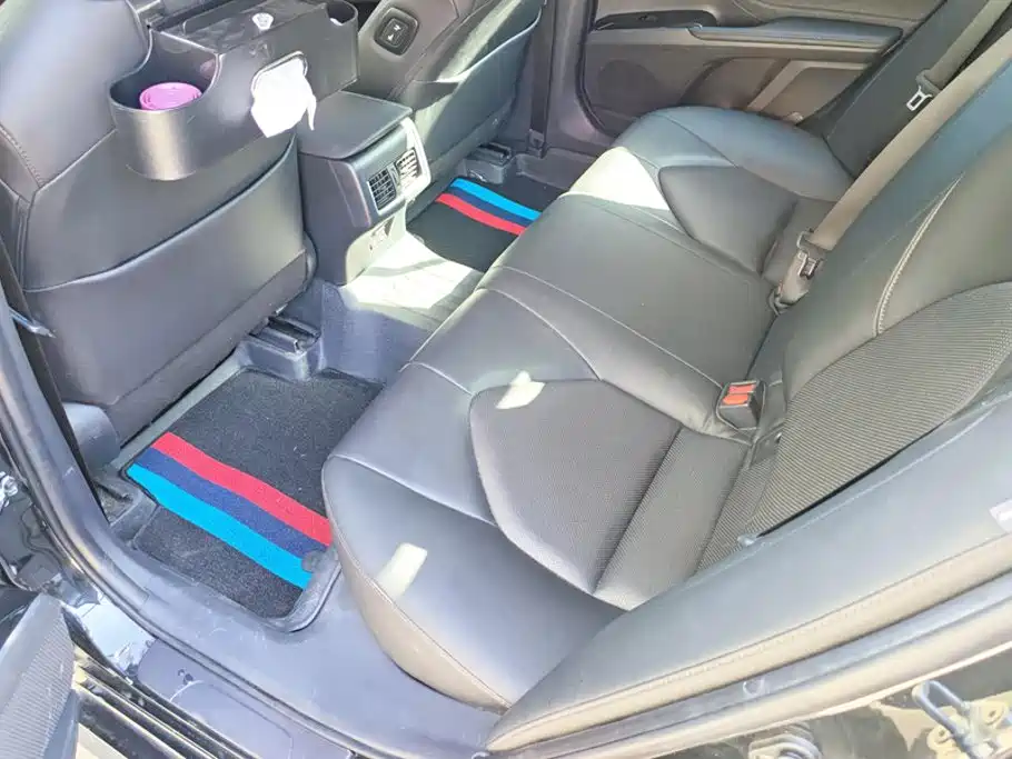 Toyota Camry — миниатюра 11