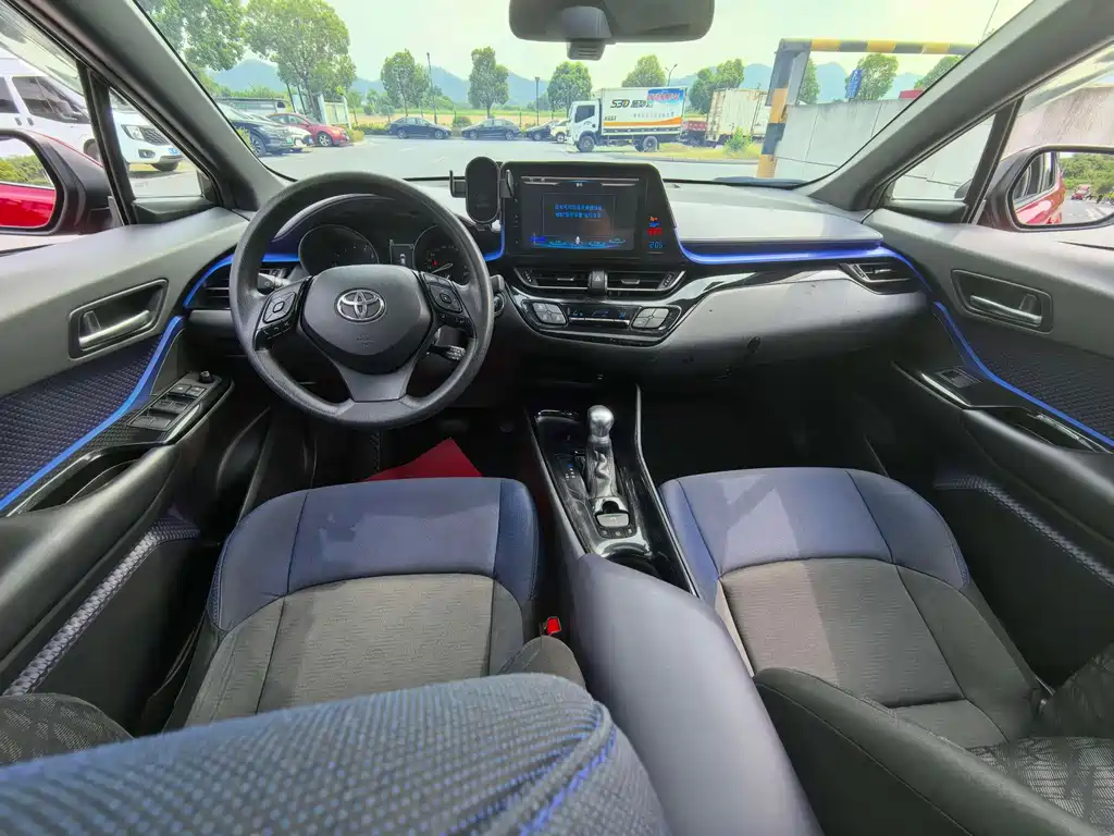 Toyota C-HR — миниатюра 5