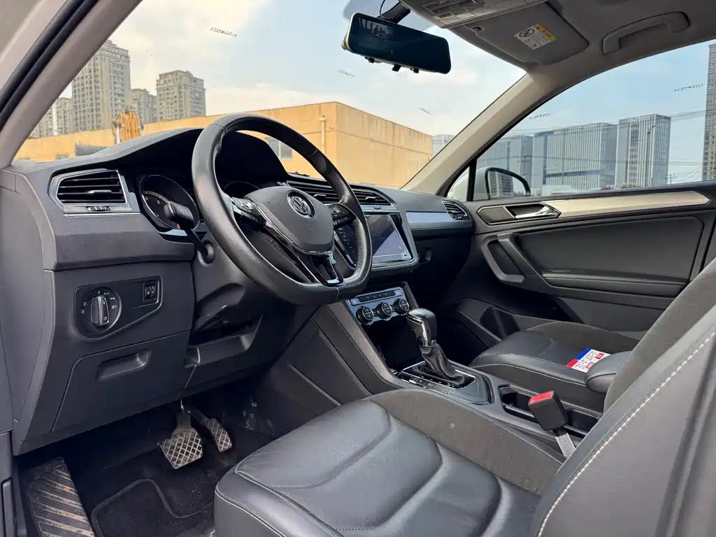 Volkswagen Tiguan L — миниатюра 3