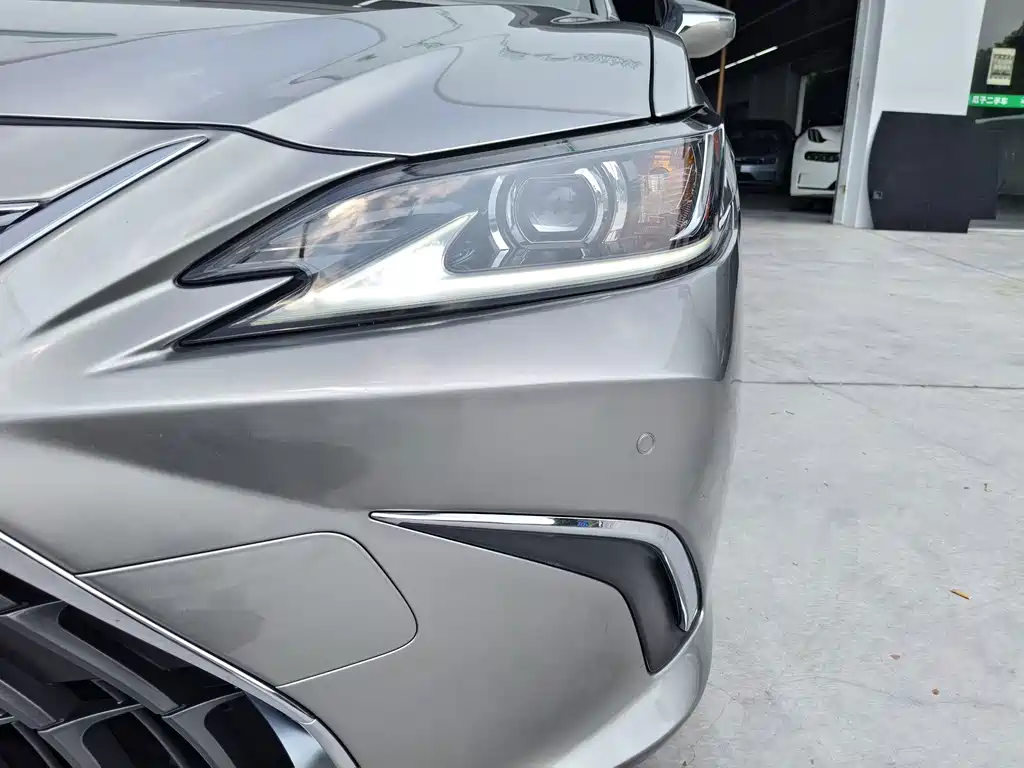 Lexus ES — миниатюра 4