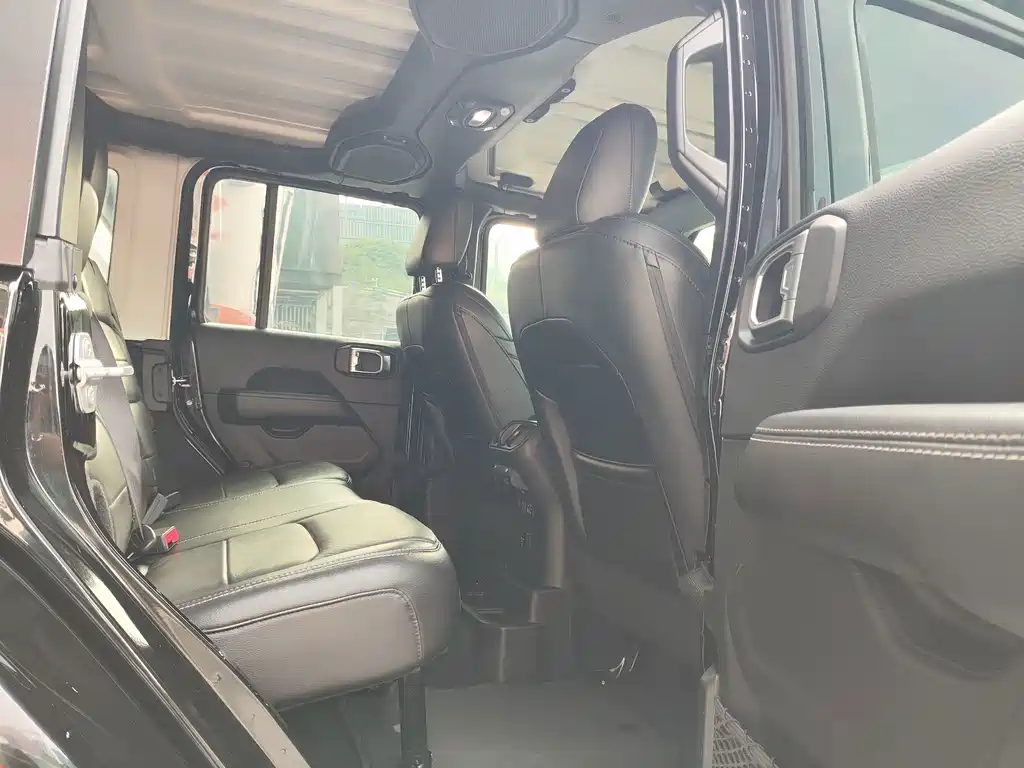 Jeep Wrangler — миниатюра 7