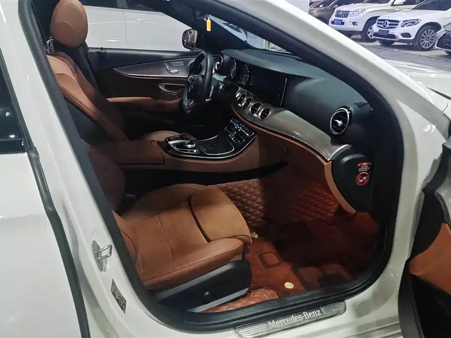 MERCEDES-BENZ E CLASS