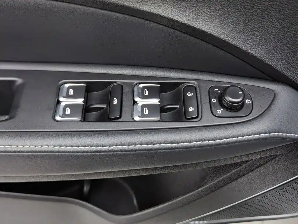 Geely Emgrand — миниатюра 9