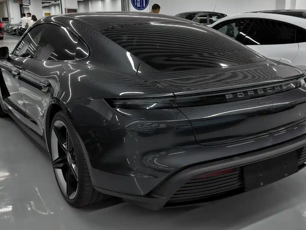 Porsche Taycan — миниатюра 12