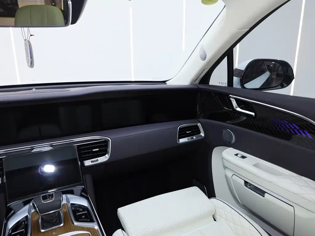 Hongqi Hongqi E-HS9 — миниатюра 13