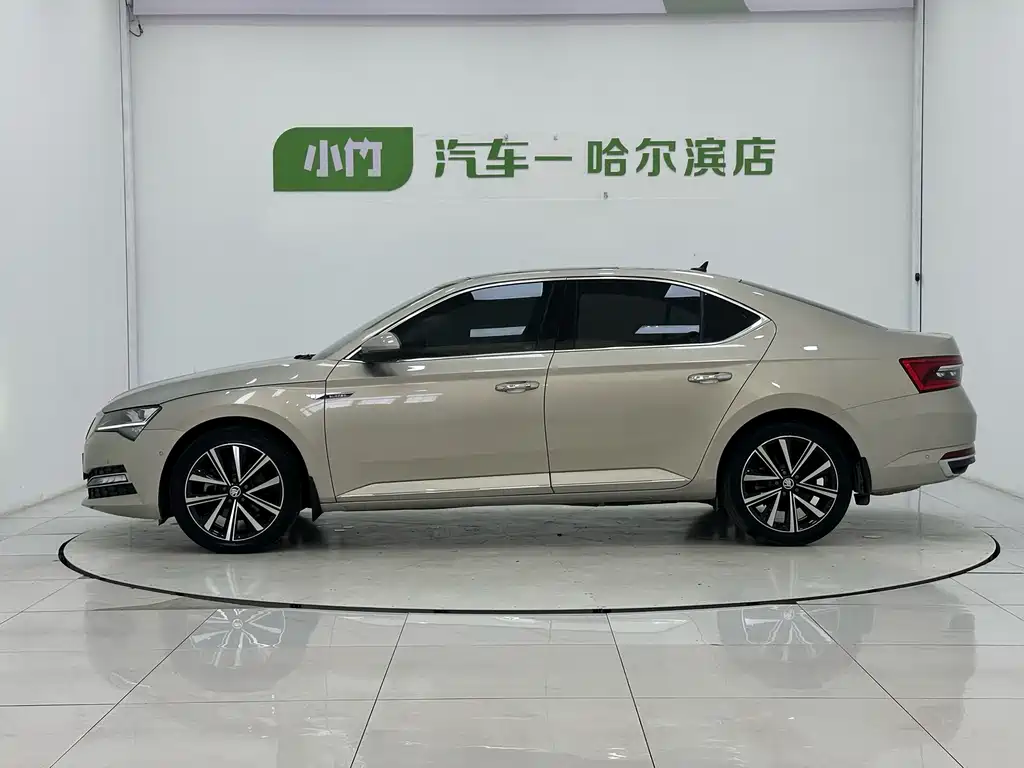 Skoda Superb — миниатюра 5
