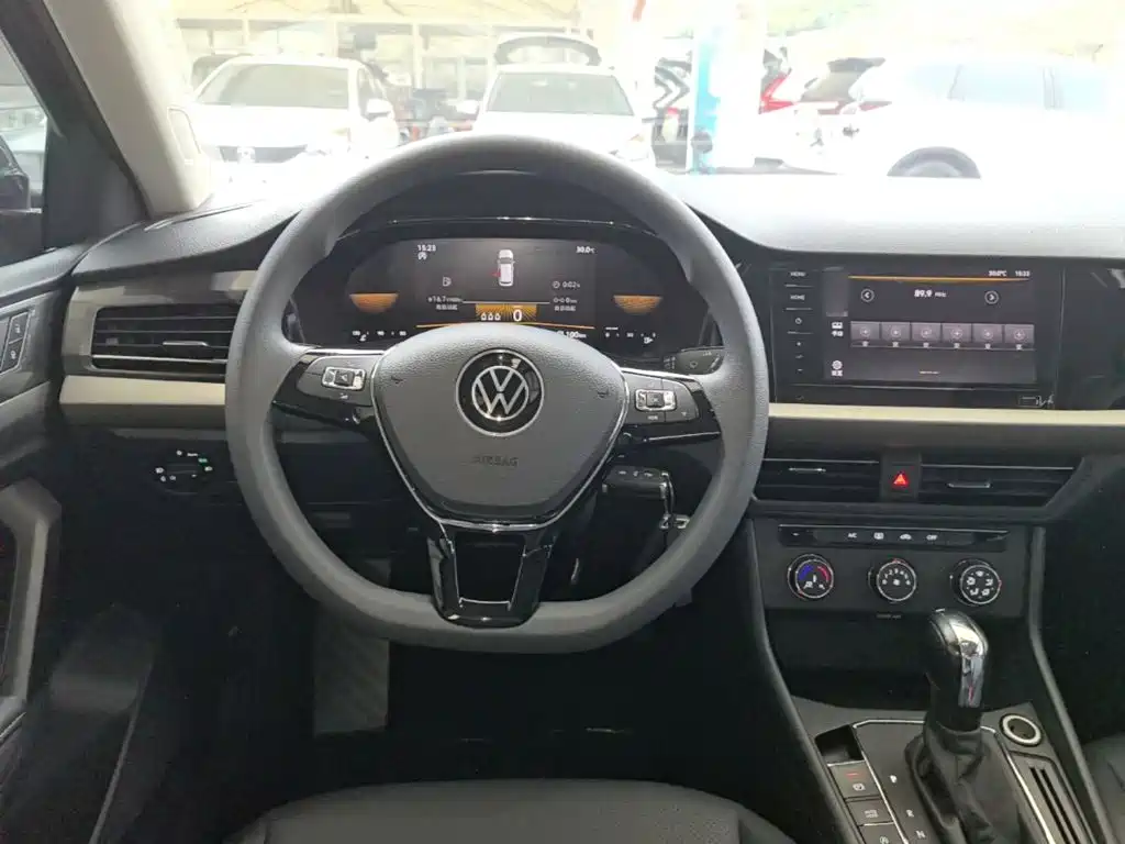 Volkswagen Lavida — миниатюра 11