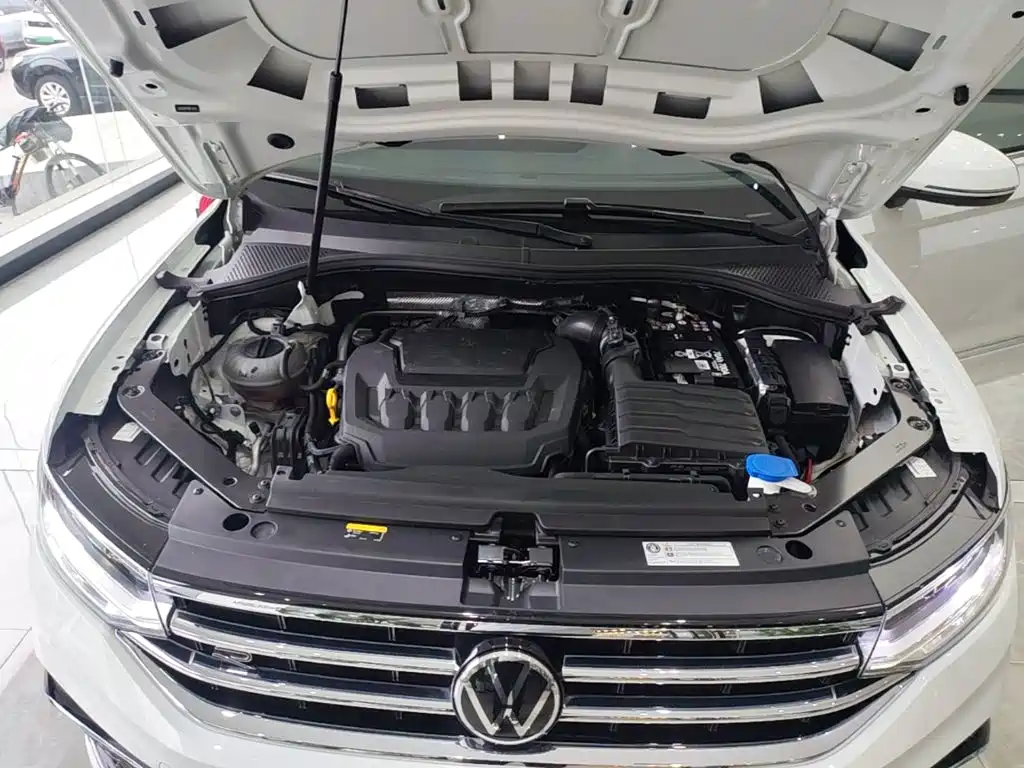 Volkswagen Tiguan L — миниатюра 20