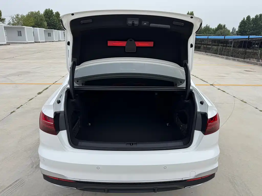 Audi A4L — миниатюра 6