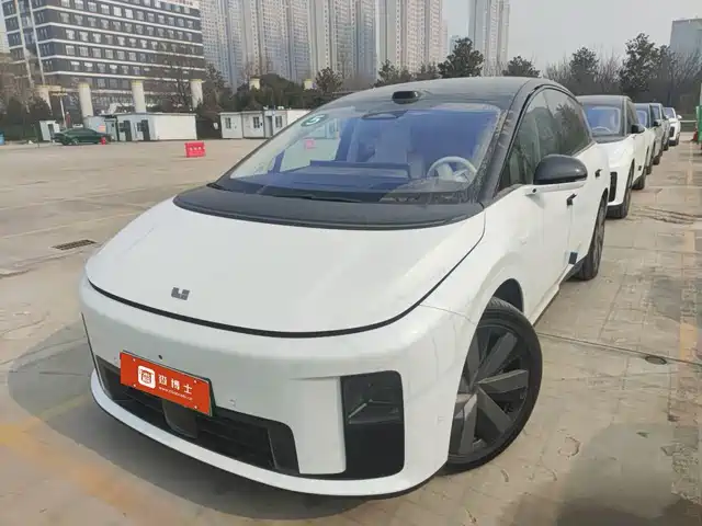 Li Auto IDEAL I8 2025