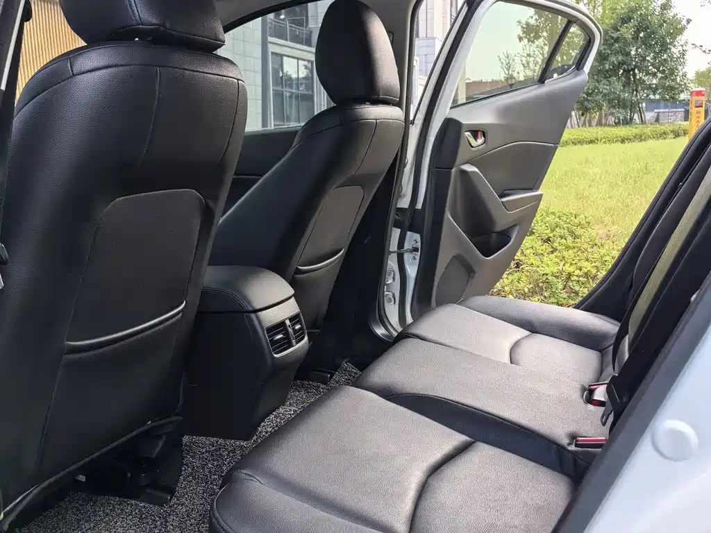 Mazda 3 Axela — миниатюра 9