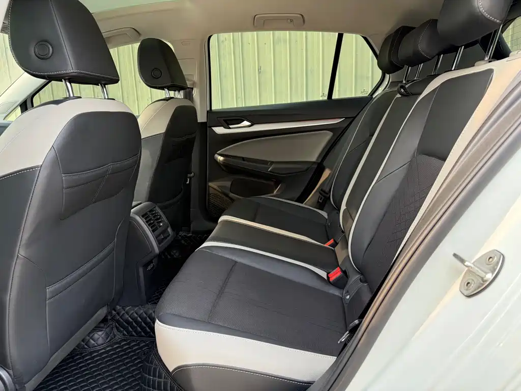 Volkswagen Golf — миниатюра 11