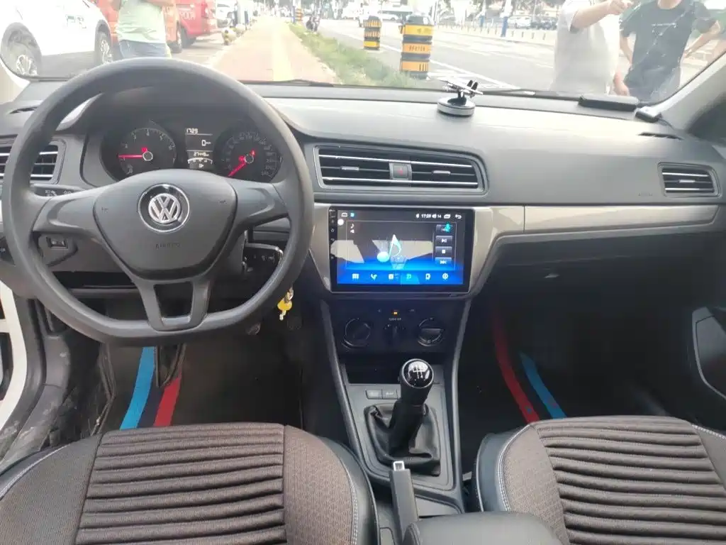 Volkswagen Lavida — миниатюра 5