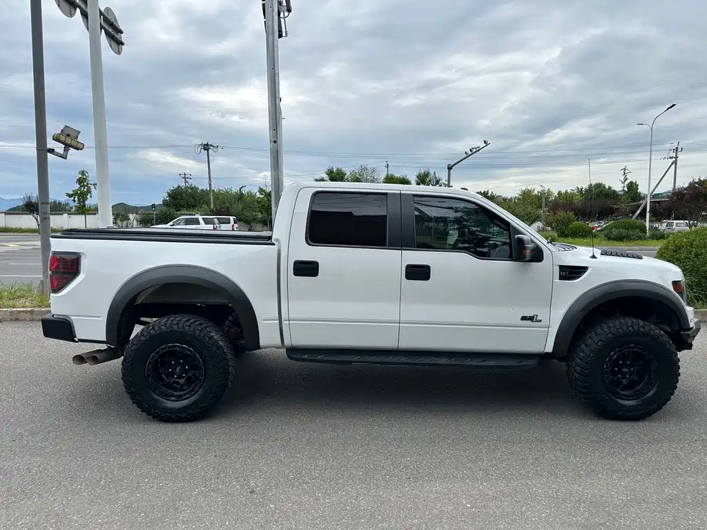 Ford F-150 Raptor — миниатюра 8