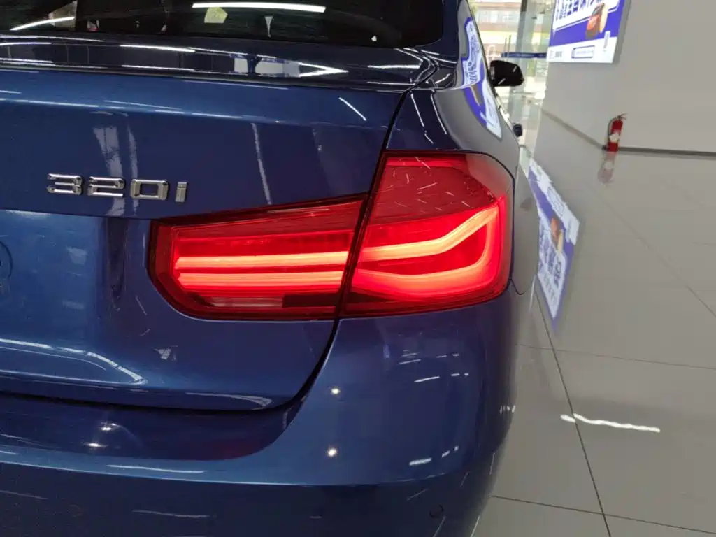 BMW 3 Series — миниатюра 8
