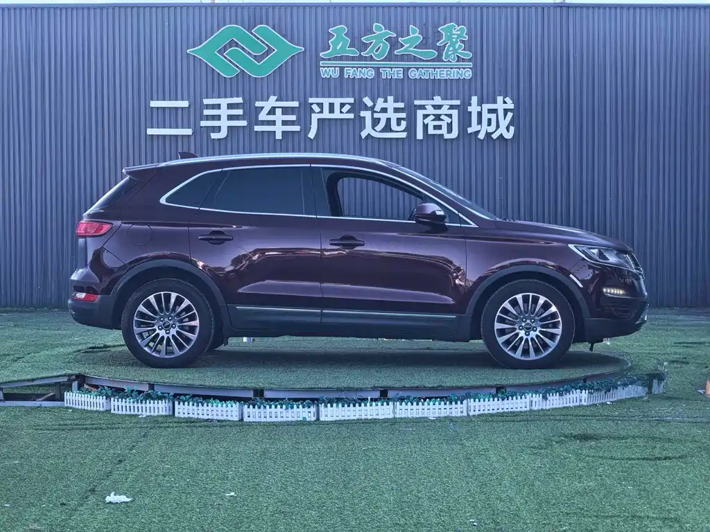 Lincoln MKC — миниатюра 8