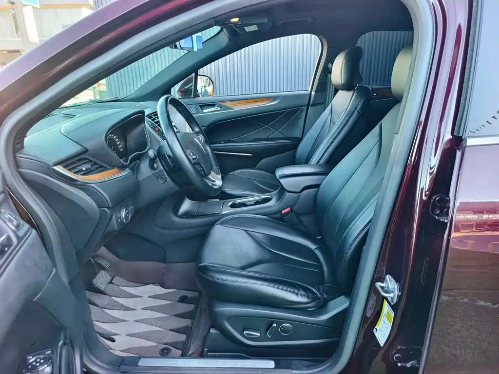 Lincoln MKC — миниатюра 16