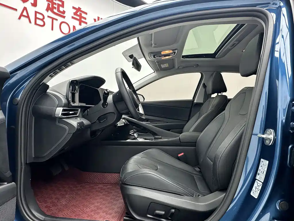 Hyundai Elantra — миниатюра 4