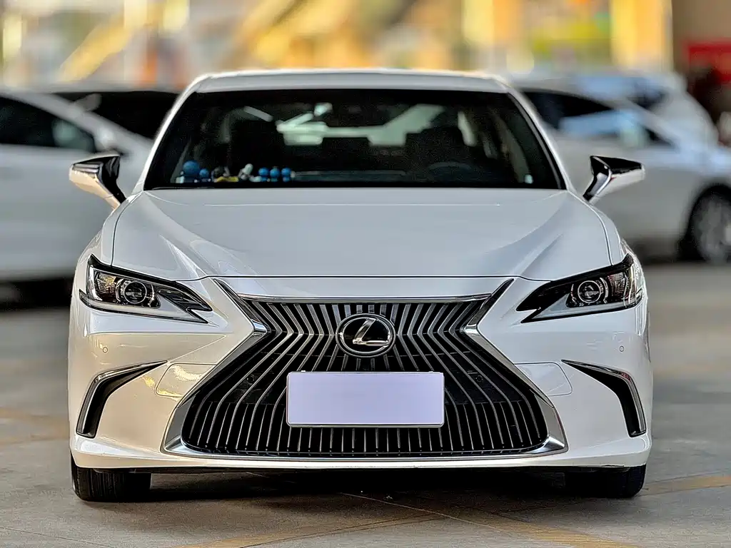 LEXUS  ES