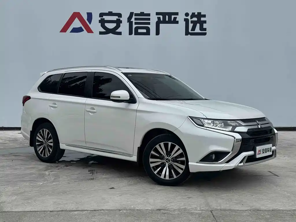 Mitsubishi Outlander — миниатюра 3