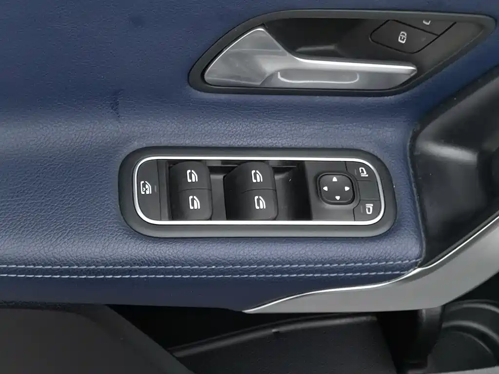 Mercedes-Benz A-Class — миниатюра 9