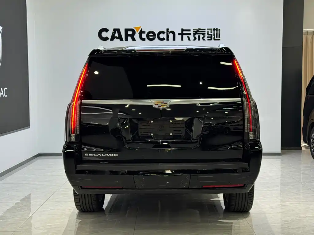 Cadillac Escalade — миниатюра 4