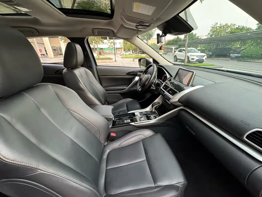 Mitsubishi Eclipse Cross — миниатюра 7